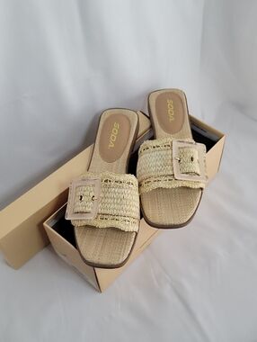 SodaShoes Buckle Up Natural Raffia Sandal Sz 9